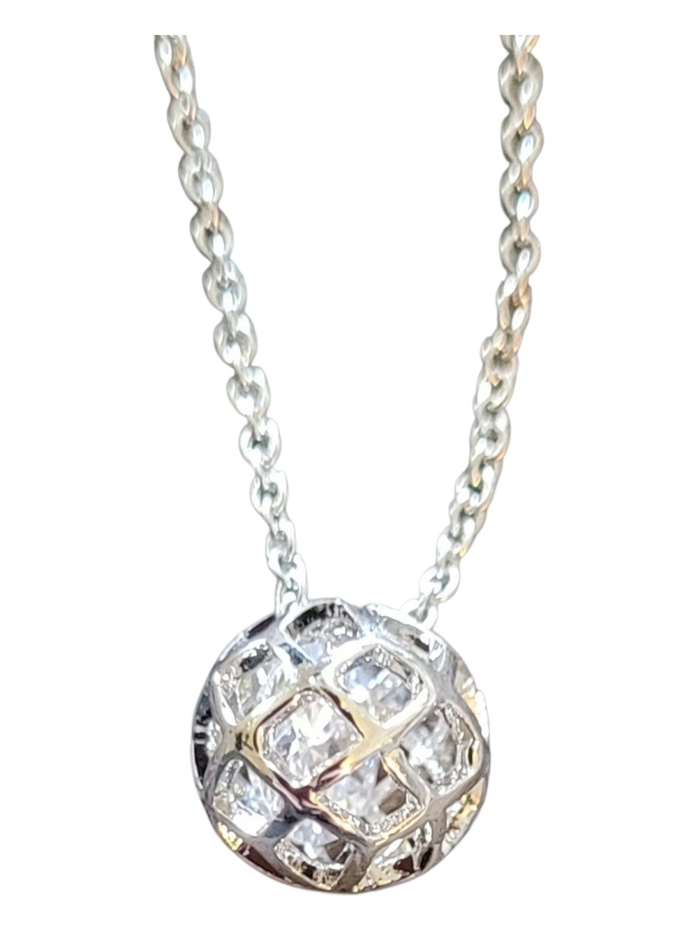 Silver Lattice Round Pendant Necklace